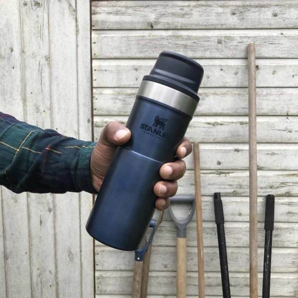 Stanley Klasik Trigger-Action Seyahat Bardağı 0.47Lt. LACİVERT