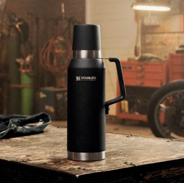Stanley Master Vakumlu Termos 1.3 Lt. SİYAH