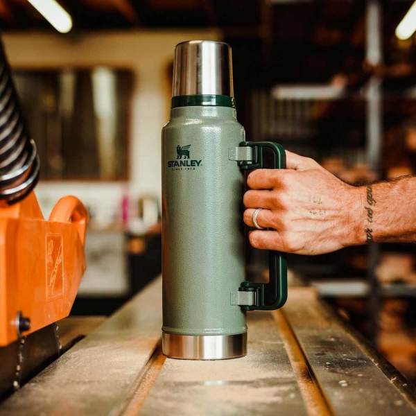 Stanley Legendary Klasik Vakumlu Paslanmaz Çelik Termos 1.4LT. YEŞİL